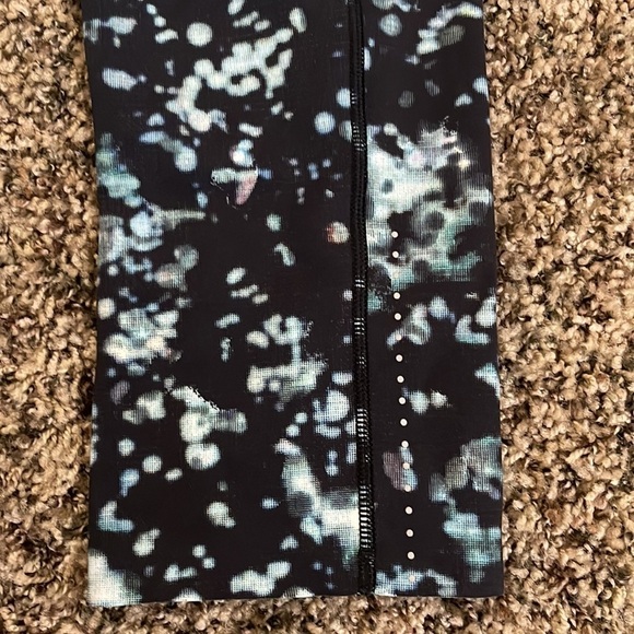 Lululemon Fast & Free Crop II *Nulux 19"
Pixel Haze Multi Black 4
Lulu - Picture 7 of 10